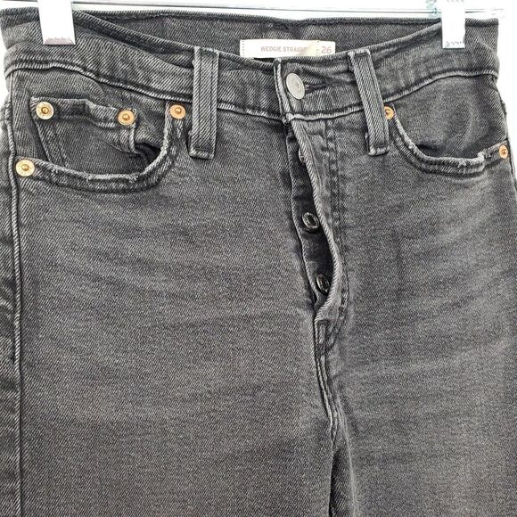 Levis Wedgie Straight Jeans Womens 26 Distressed Ripped Knee Button Fly Pants - Picture 3 of 13